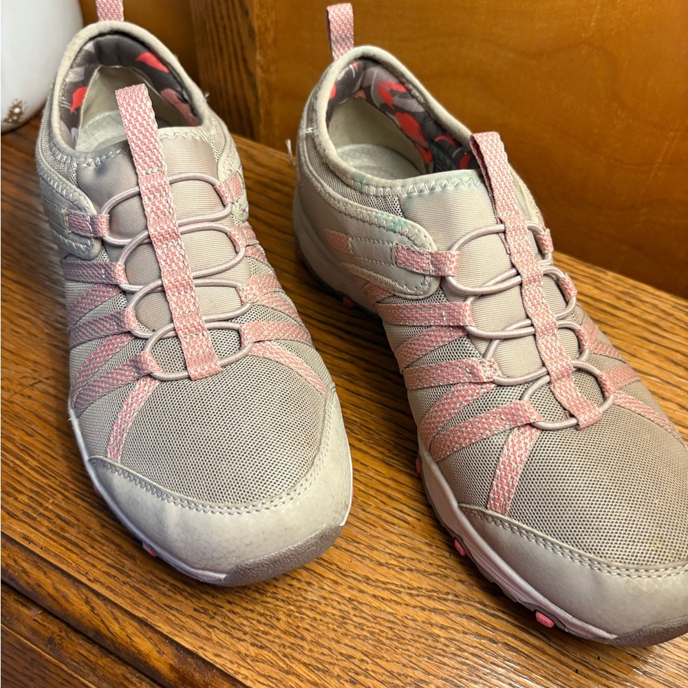 Stylish Women's Pink and Gray Skechers